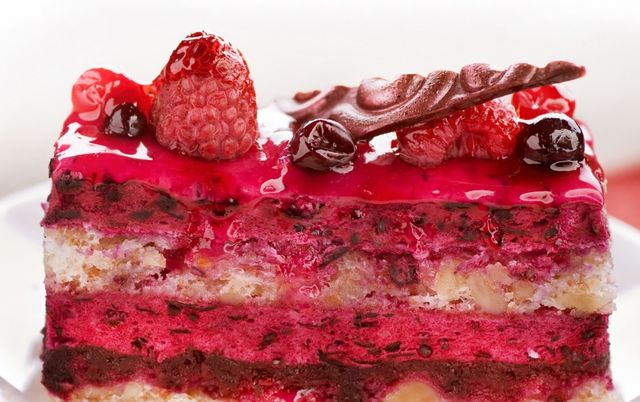 postre de fresa rebanada 10