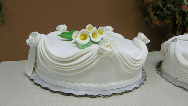 pastel sencillo romano sabor fresa con  mermelada de piña 499